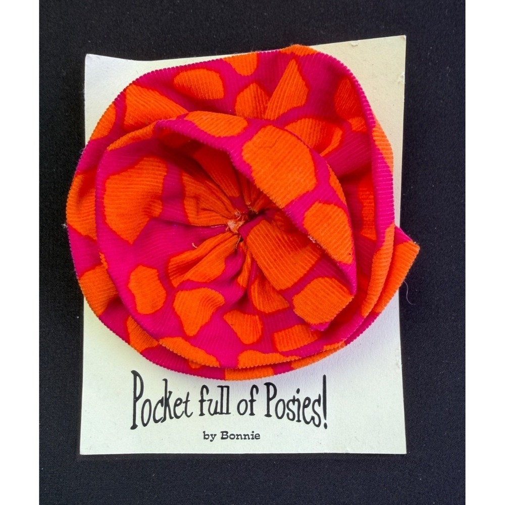 Pocket Full of Posies Bonnie Flower‎ Brooch Pin Pink Orange Ribbed Mod Retro 4in